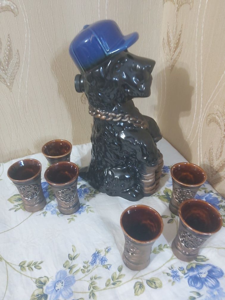 Ваза новая. Сервиз новый на 6-ть персон.