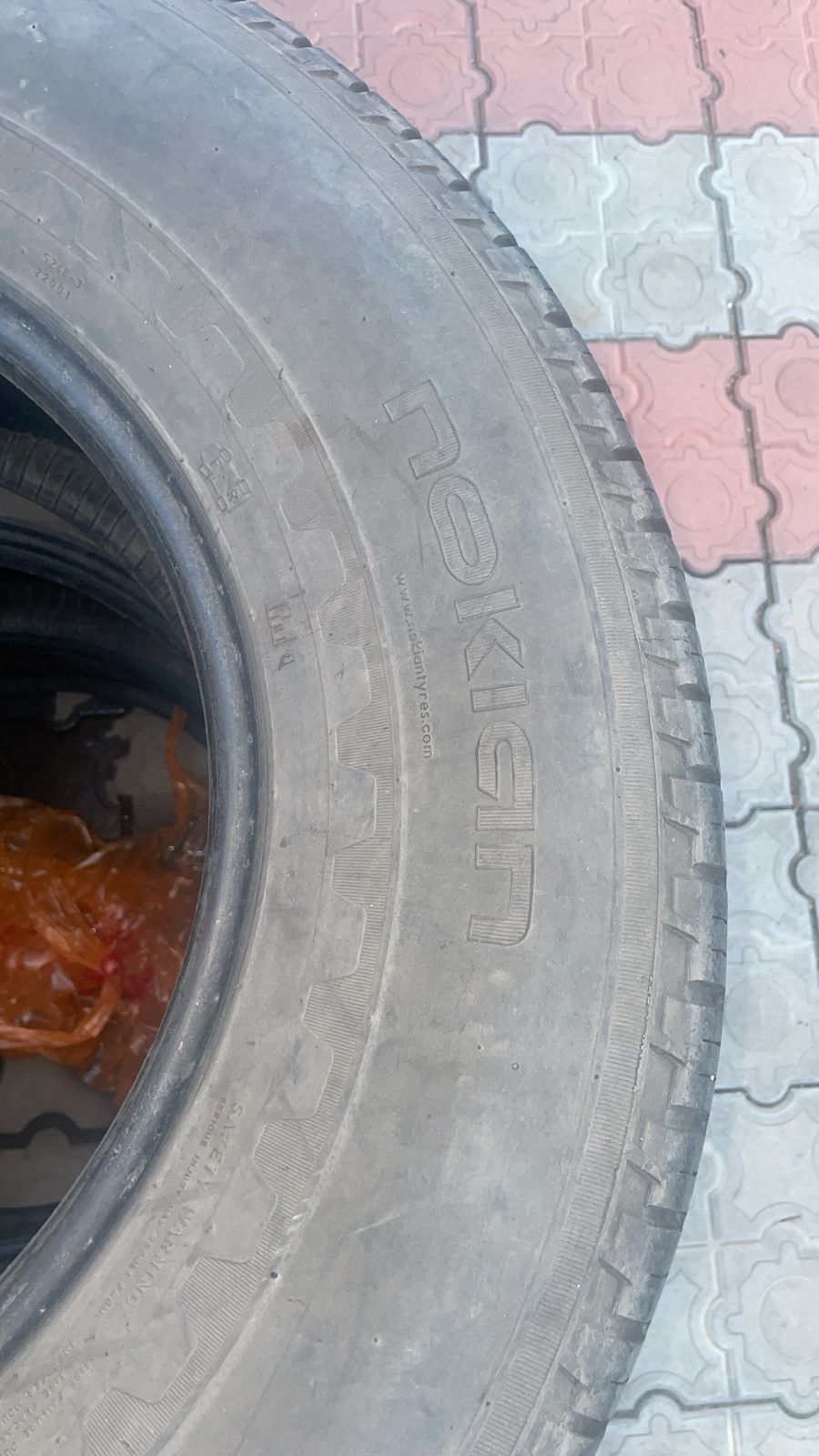 Продам шины на 150 прадо