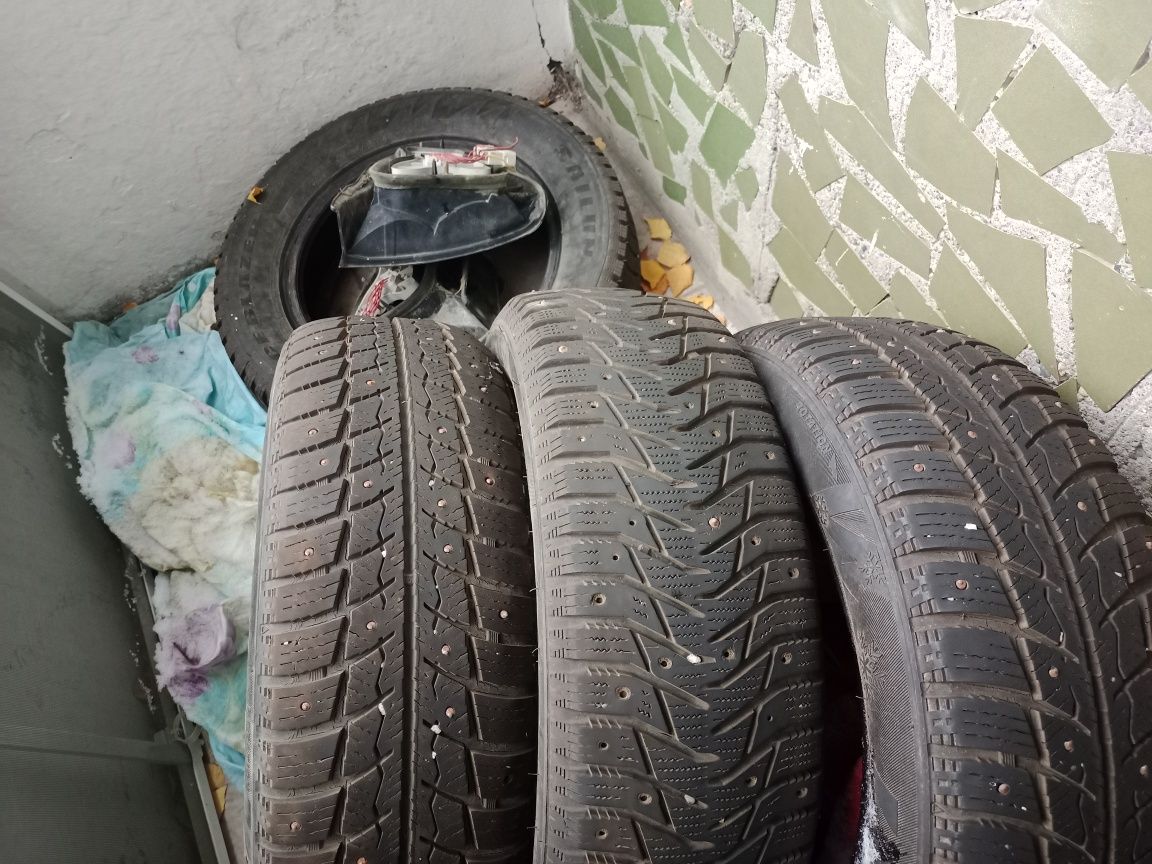 Продам зимние резины 4 шт в хорошем состоянии