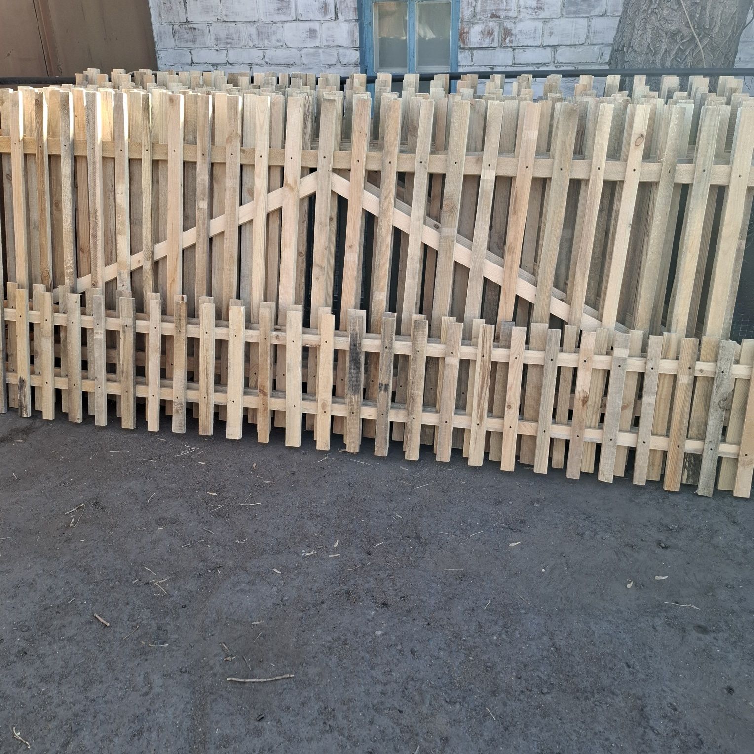 Продам : штакетник 1.2м×3м.-8тыс.,60см×3м.-4.5тыс.