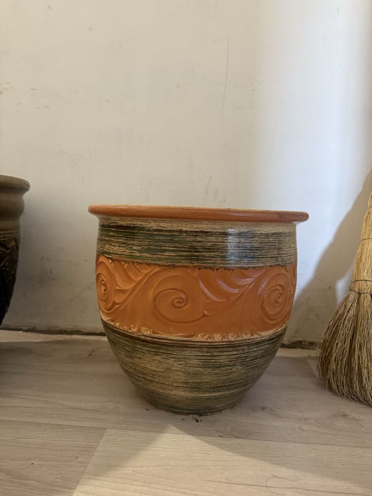Продам горшок большой