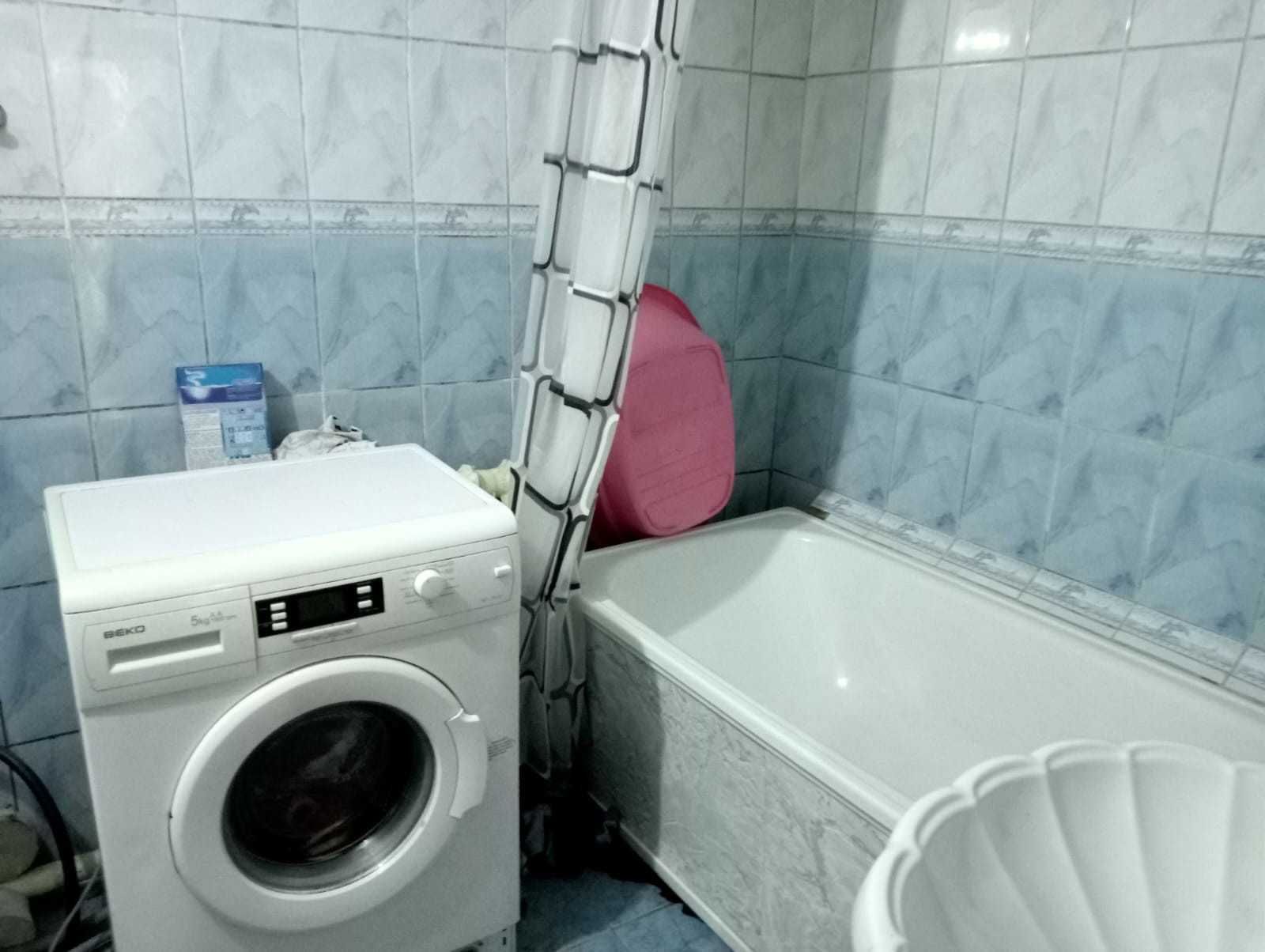 В р-не Омеги продается 2 дома на одном участке