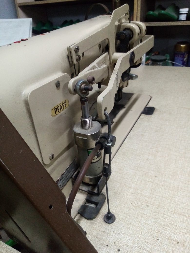 Машинка двухигольная PFAFF-1246