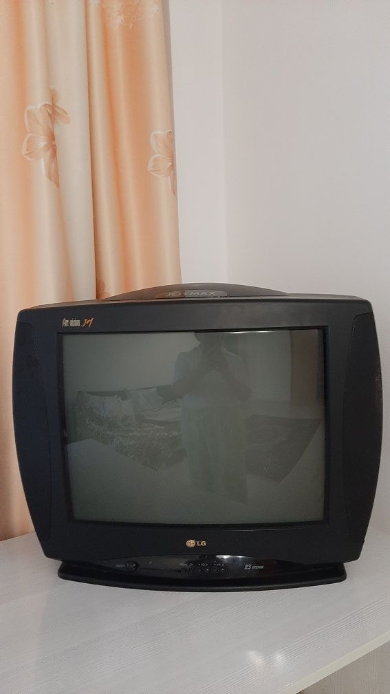 Продам телевизор LG