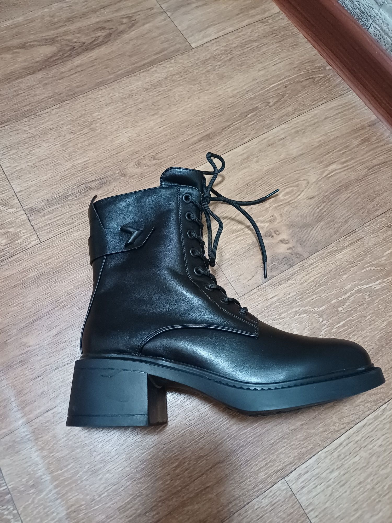 Продам сапоги зимние женские.