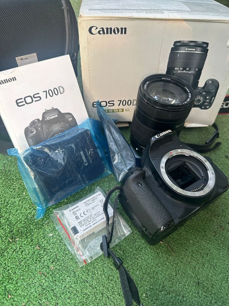 Продам фотоаппарат canon 700d