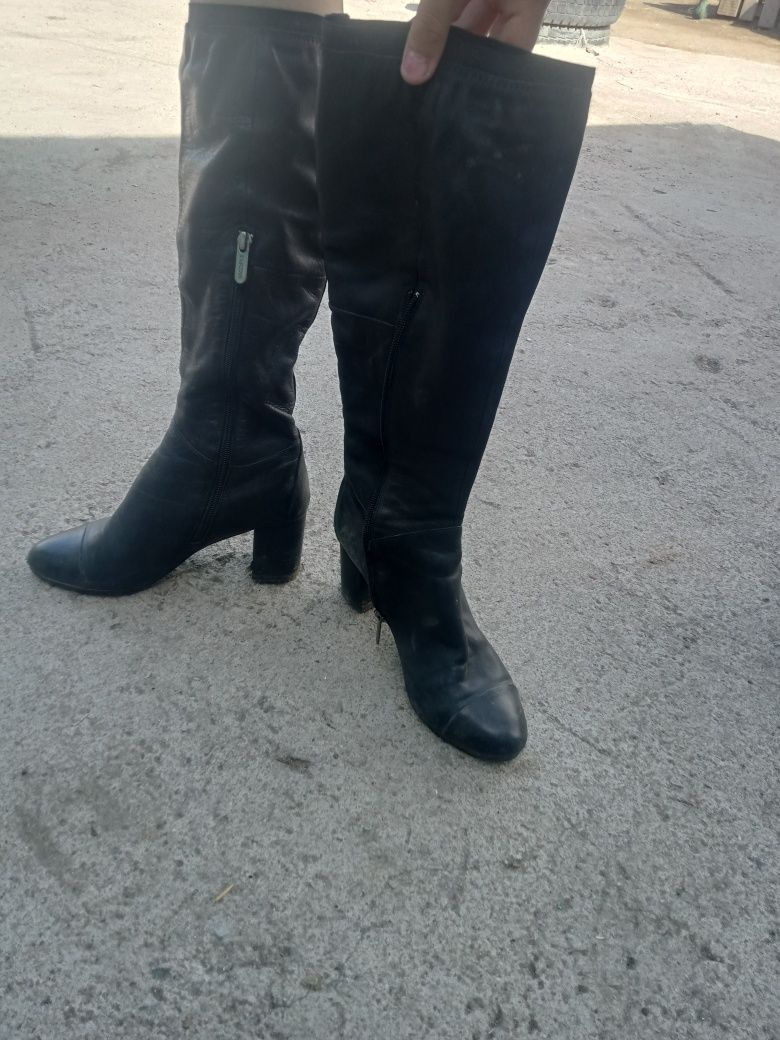 Продам обувь бу.в хорошем и качественные.