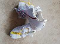 Продам кросы от Adidas коллобарация Merry Christmas