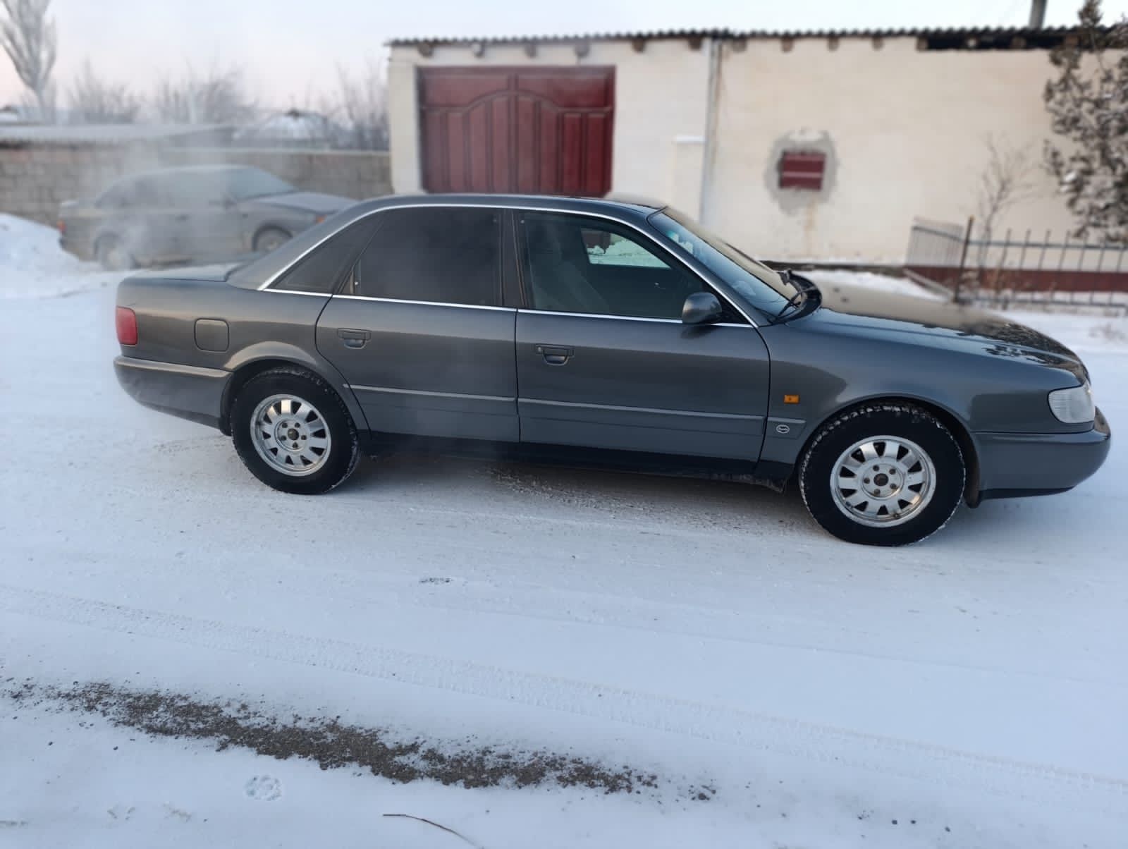 Audi A6 FWD 2.6 V6