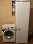 Продам Холодильник Indesit