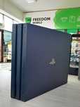 PlayStation 4 pro с игры +2 джостик