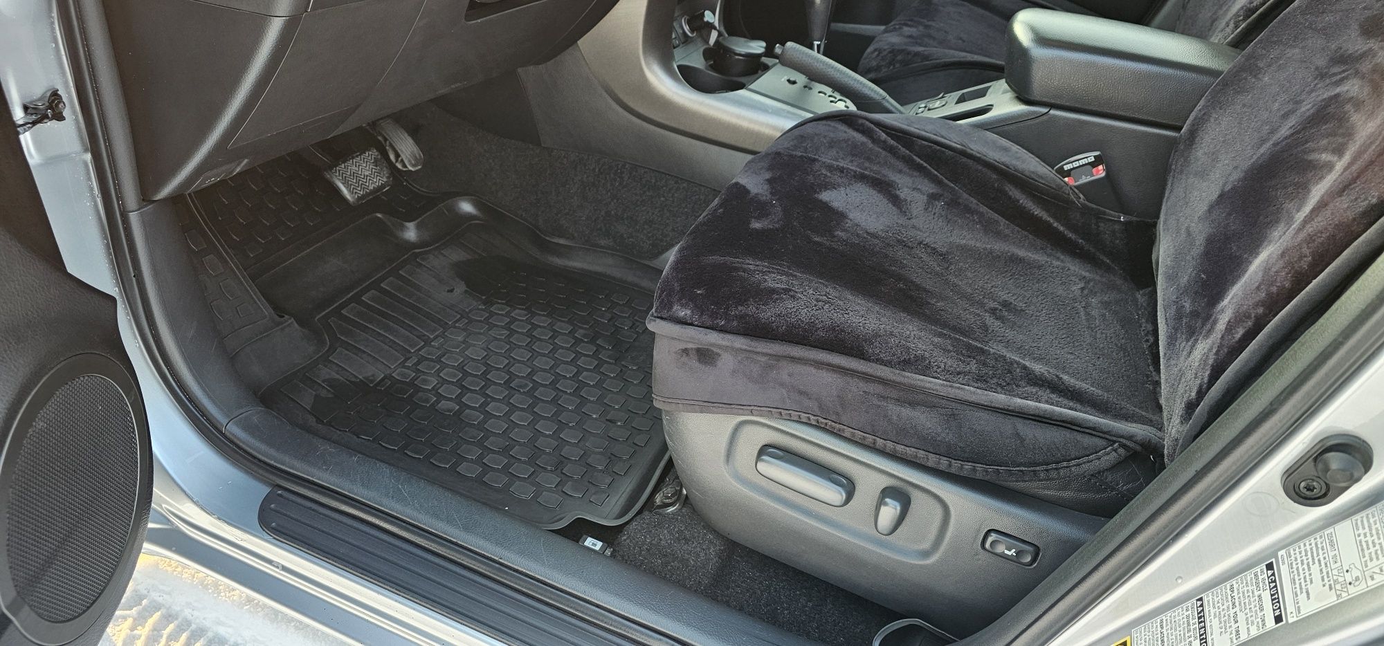 Продам живой Rav 4