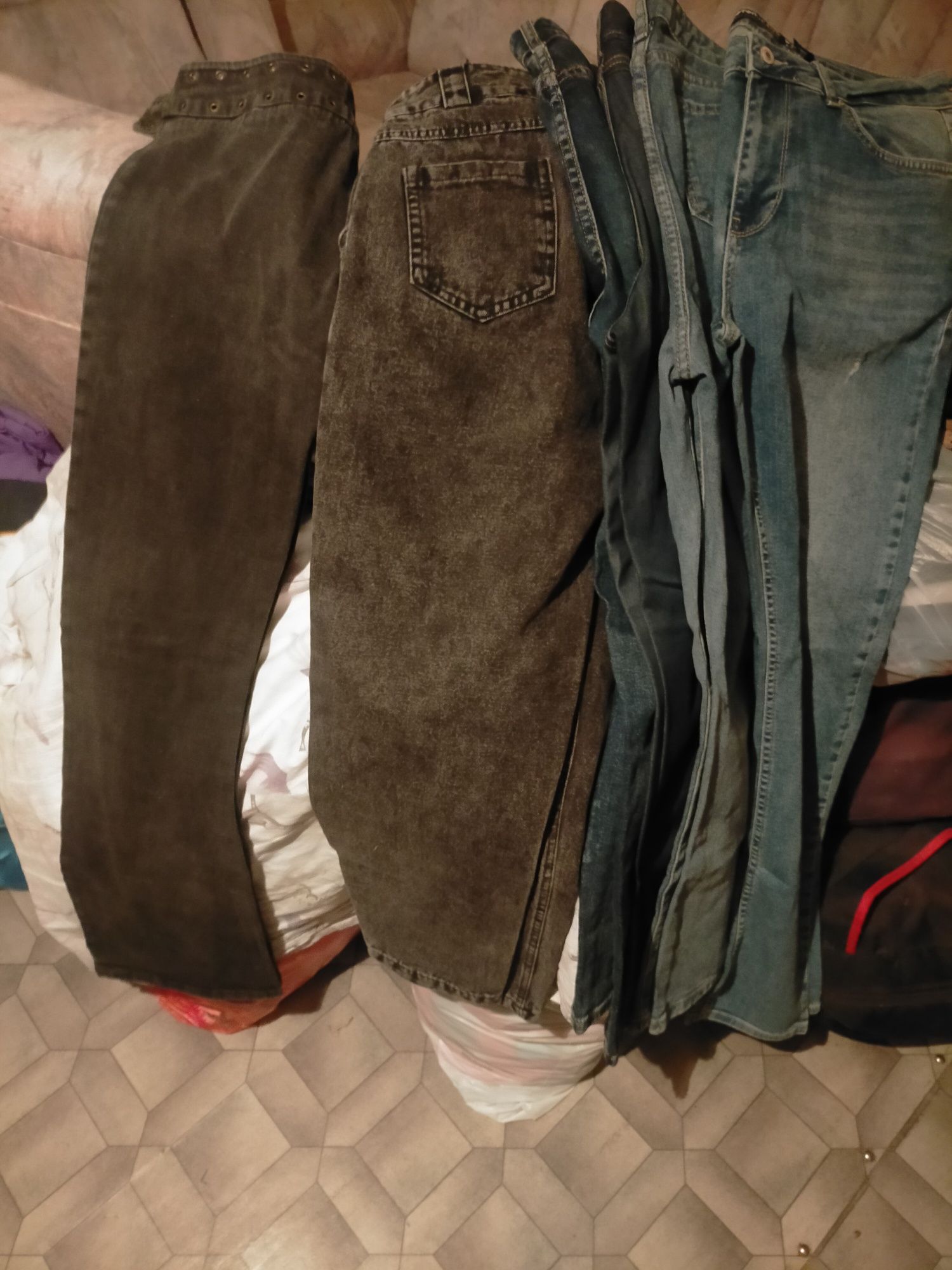 Продам джинсы женские