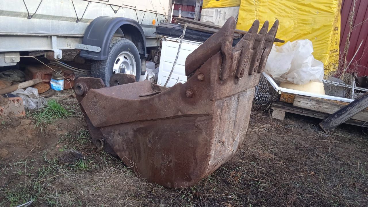 Ковш траншейный  40  от экскаватора-погрузчика(3 в 1)  Hidromek
