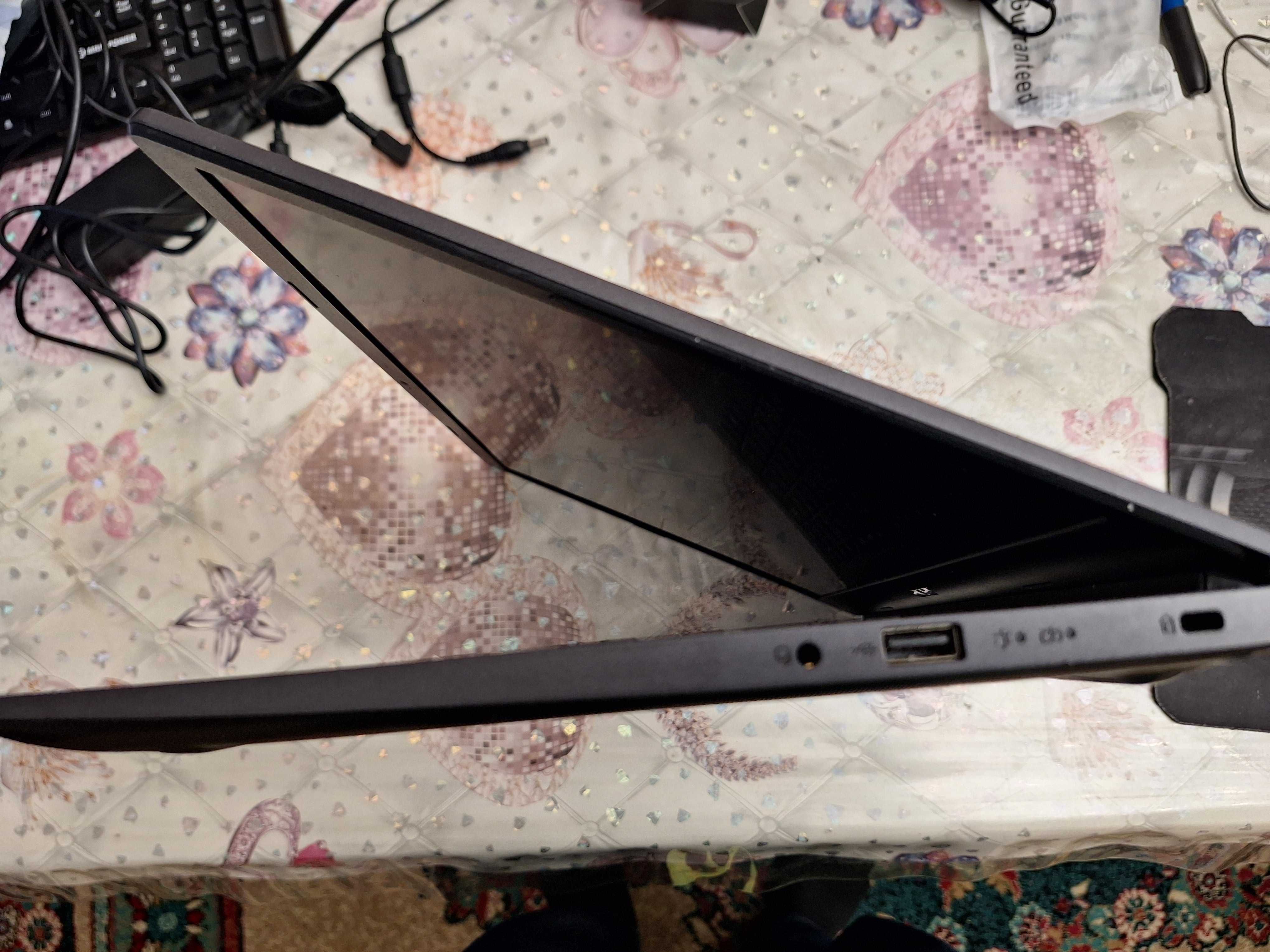 Ноутбук(ультрабук) Acer n4020 cpu 1.10Ghz (2-х яд) в идеале 21г