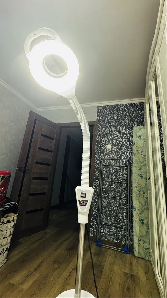 Продаю лампу для мастера