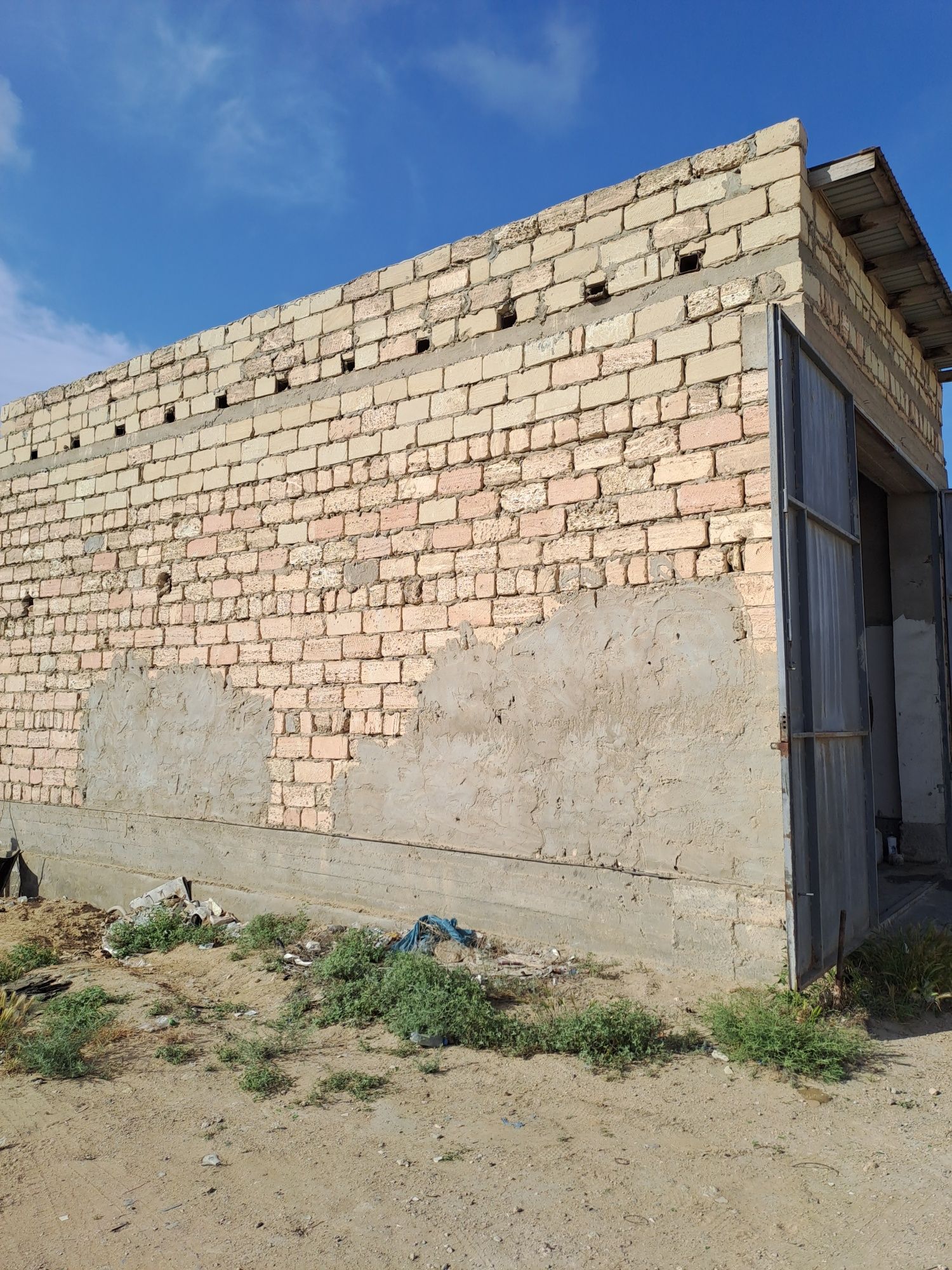 Гараж сатылады сто танатарда 111 разбордын касына.узындыгы 10 метр5ени