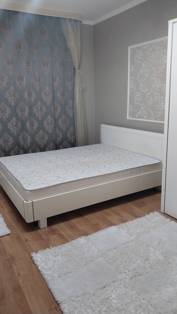 Спальный гарнитур. В хорошем  состоянии.
