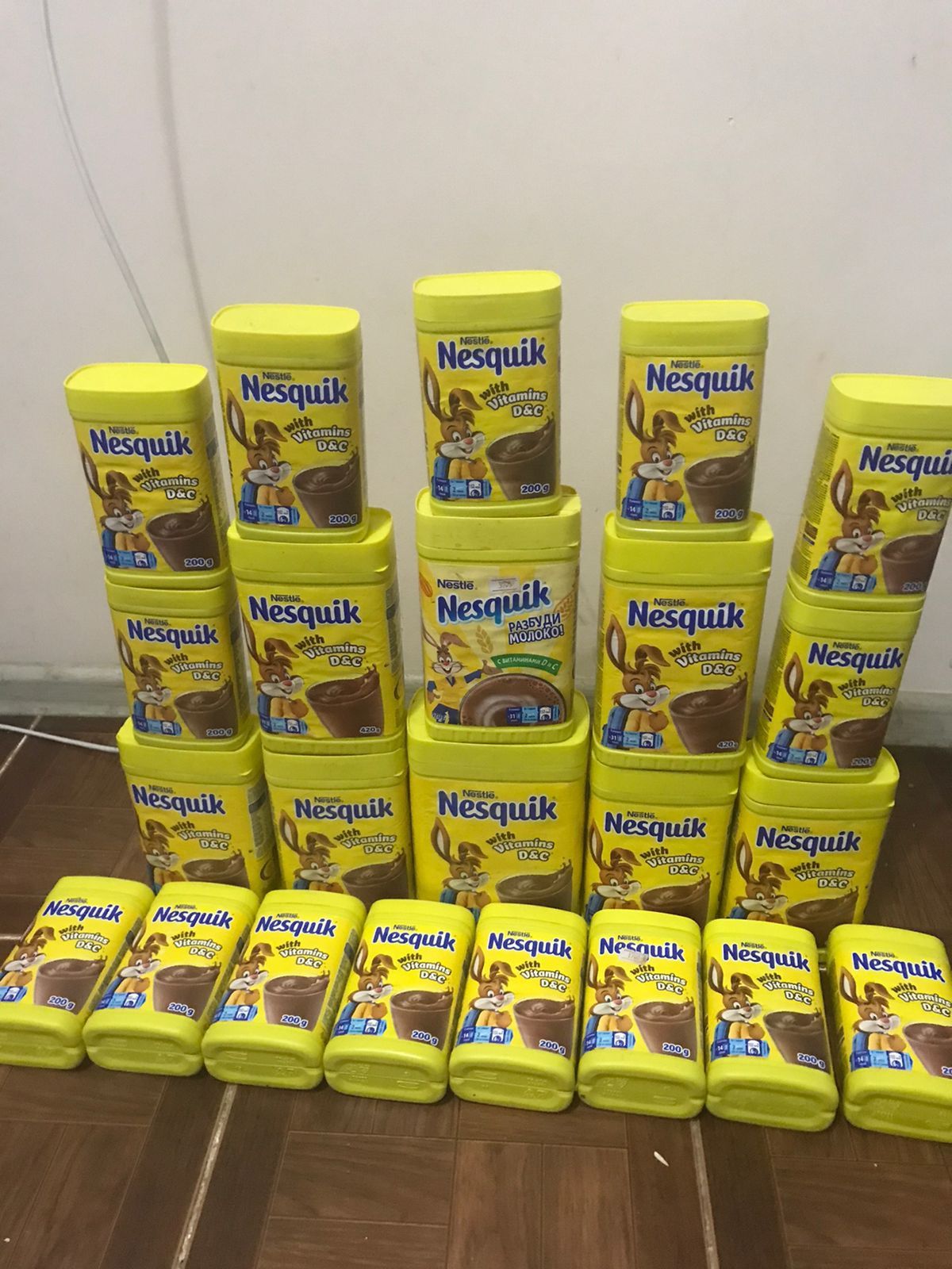 24 банки пластик от Несквик