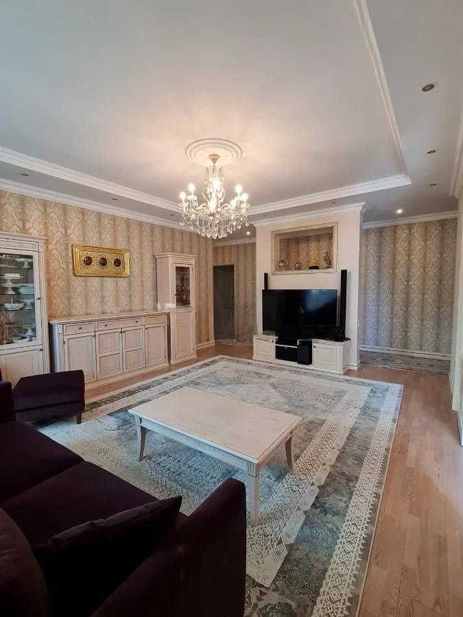 Квартира 5 комнатная в ЖК Жастар Маг, пересечение Шевченко Муканова