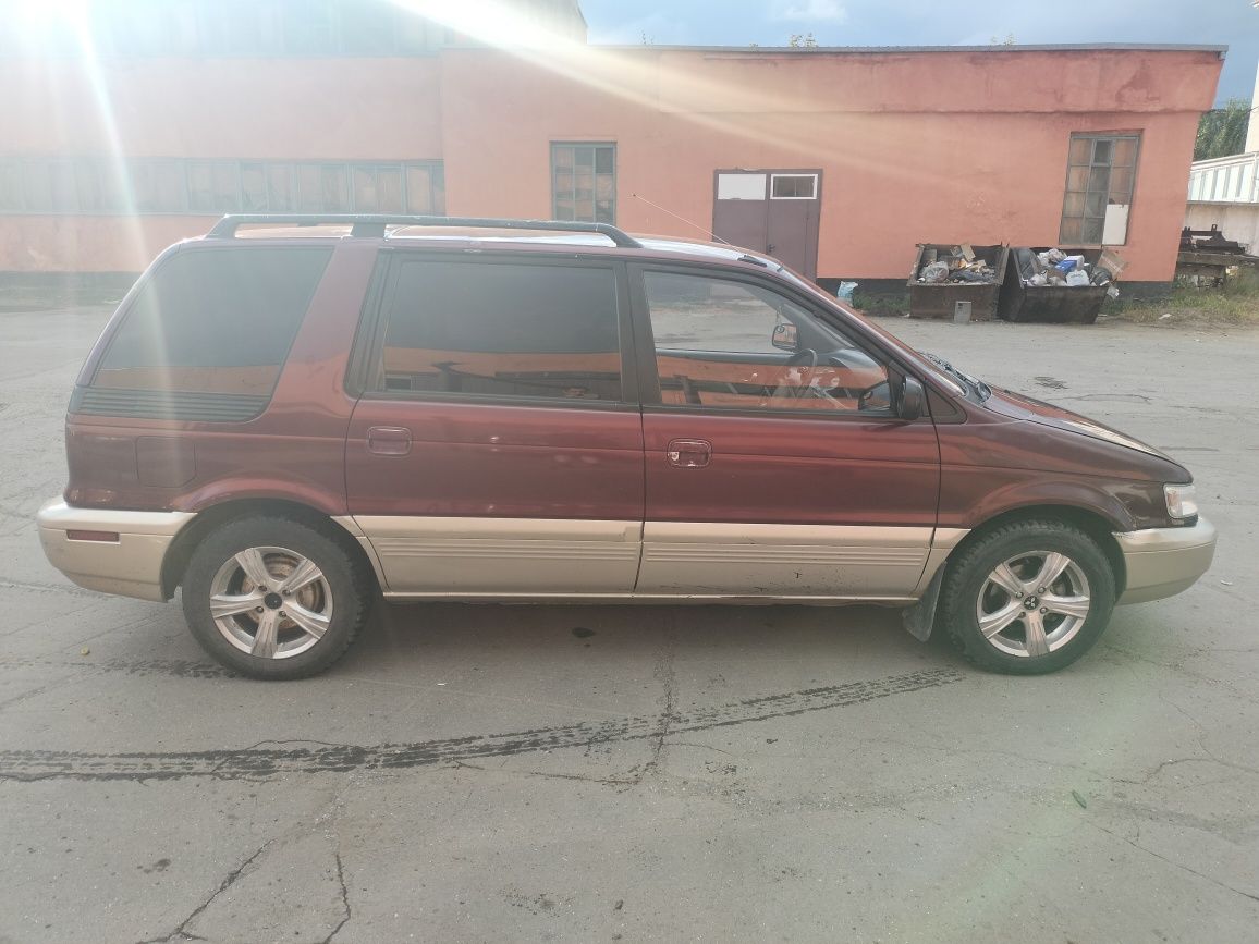 Mitsubishi Chariot