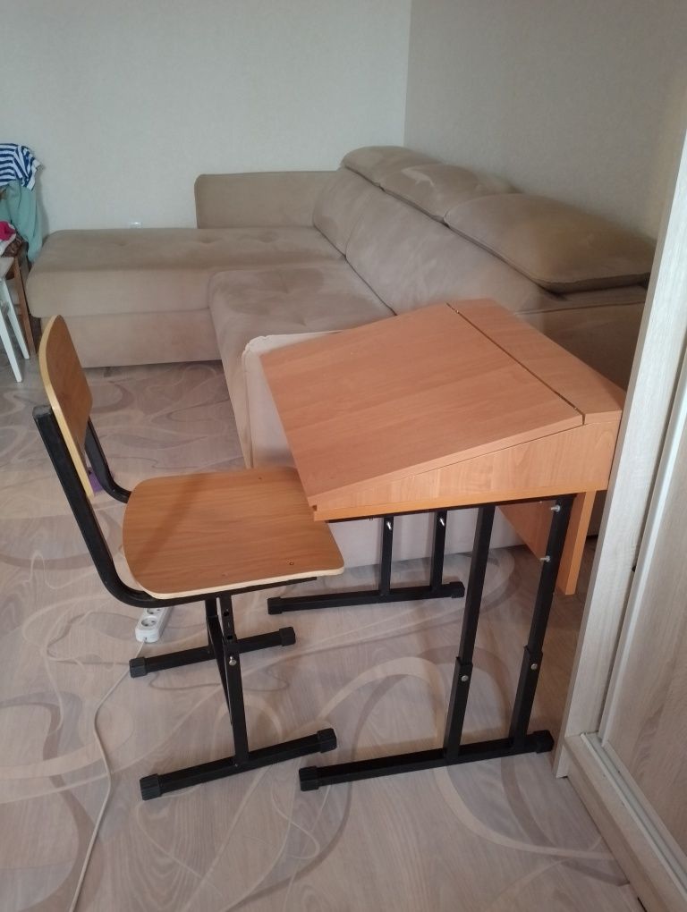 Продам парту со стулом