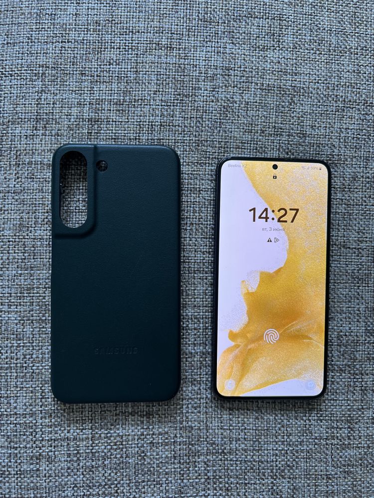 SAMSUNG S22 8/128 в отличном состоянии, без ремонта