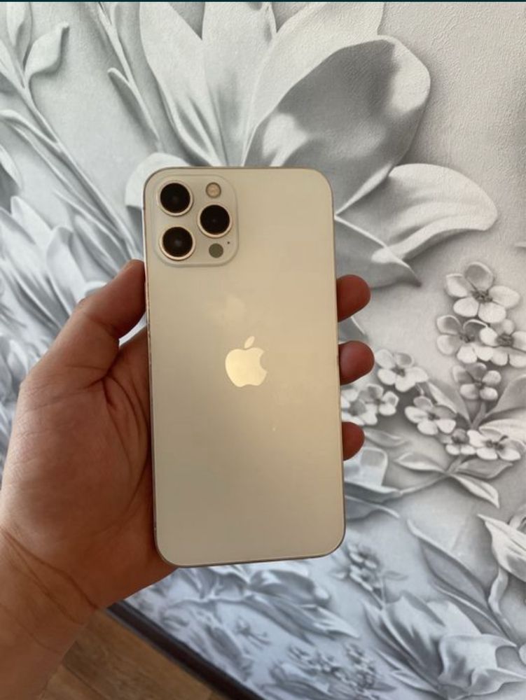 Iphone 12 Pro в отличном состояние