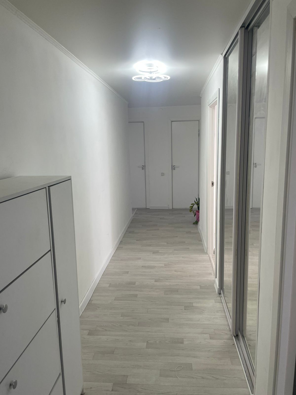 Продается 3-комнатная квартира в г. Уральск, ул.Камбар батыра