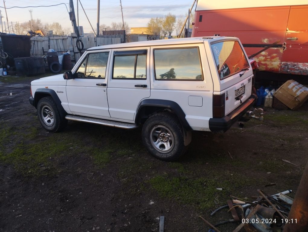 Авто jeep cherokee