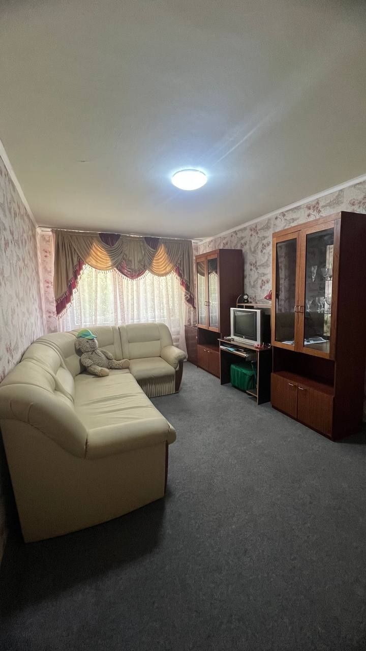 Продаётся 1 комнатная квартира пр. Независимости 33 на 1 этаже не уг