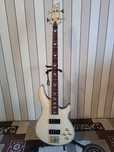 Продам бас-гитару Schecter Omen Extreme-4 Gloss Natural.