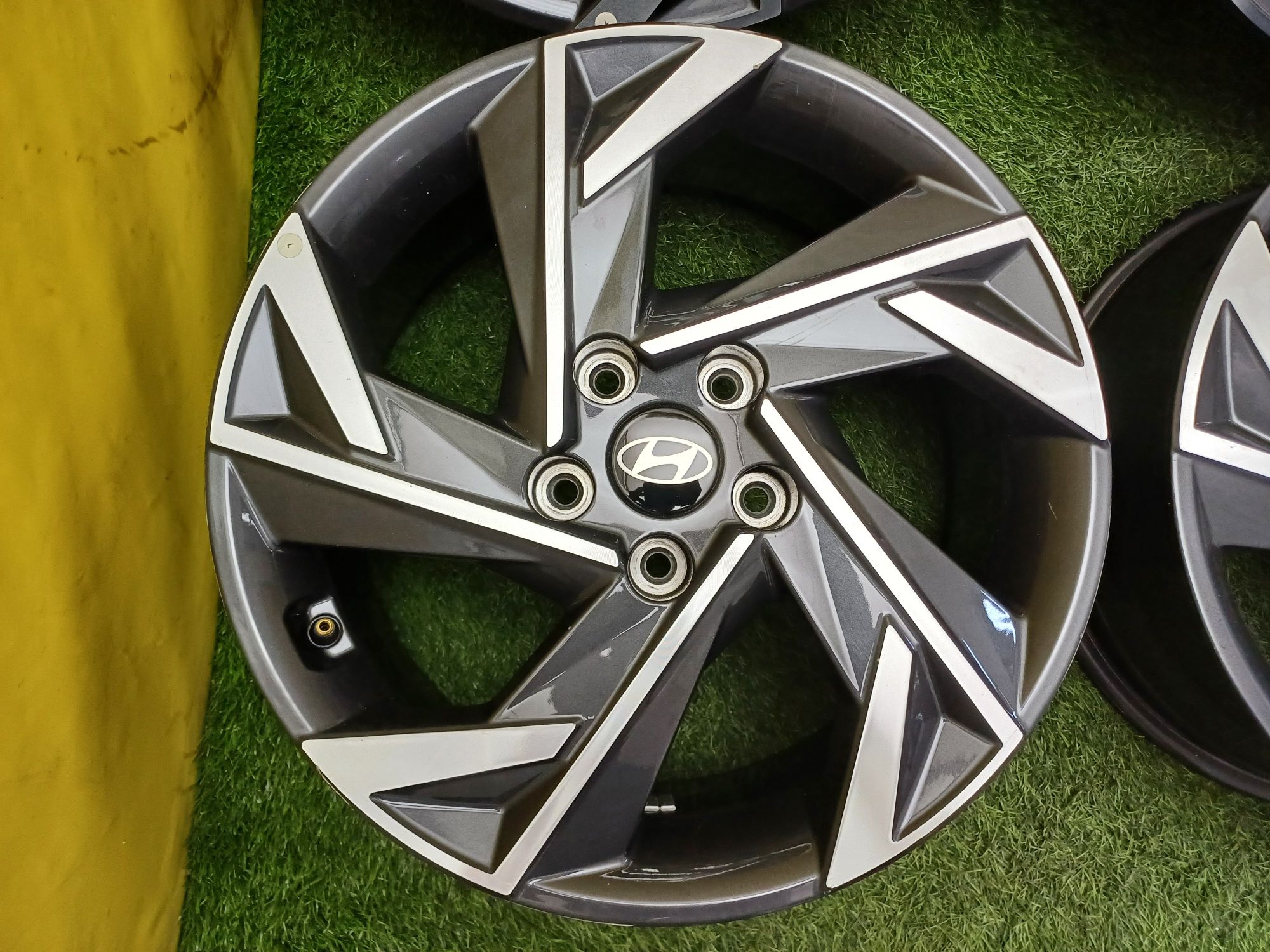 Диски R17 5×114.3 на Hyundai и другие.