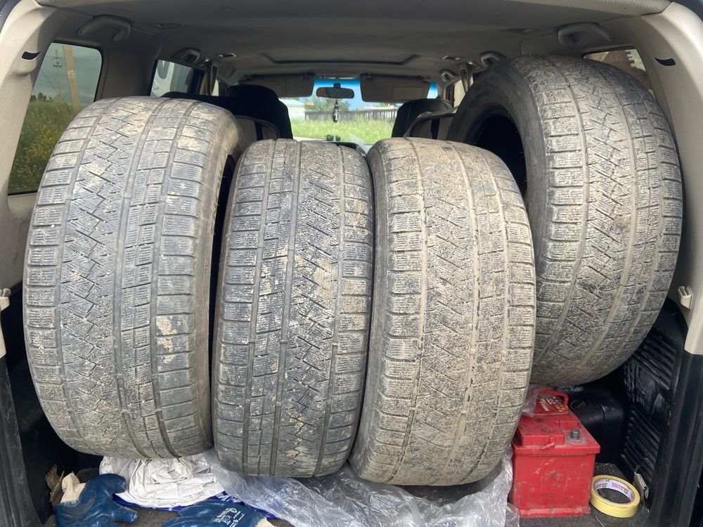 Продам зимнюю резину 225/70 R16