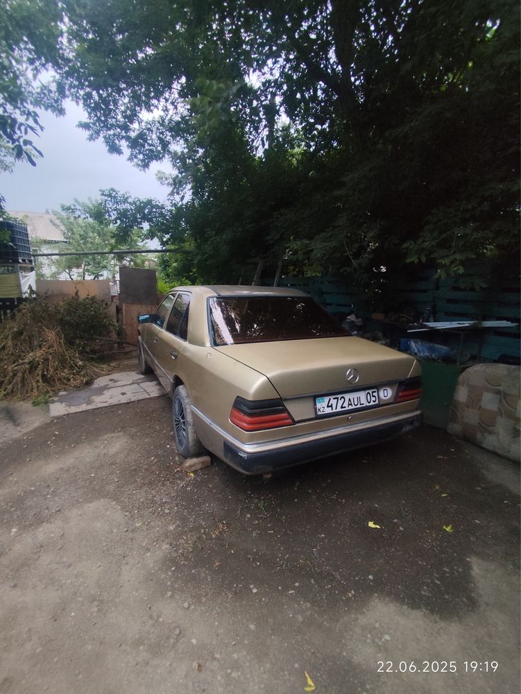Продам Mercedes срочно