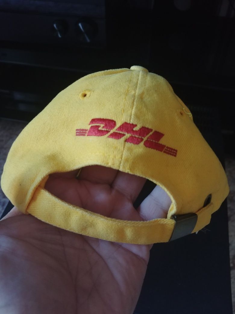 Продаю мужскую бейсболку DHL