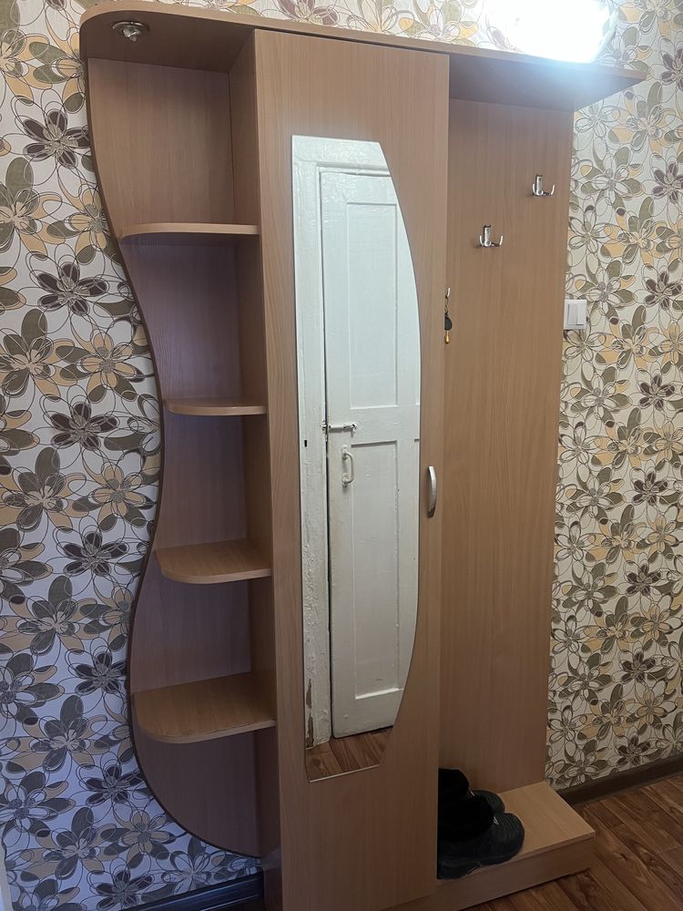 Продам шкаф для прихожей
