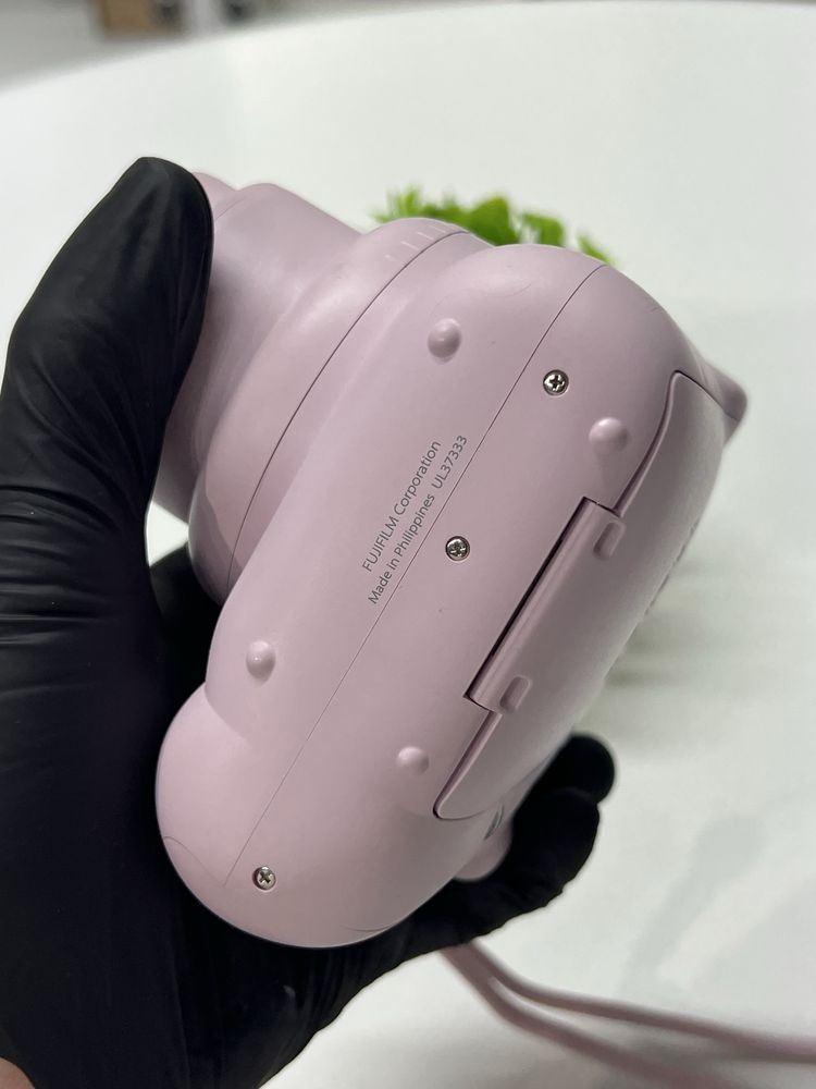 Instax 12.  mini