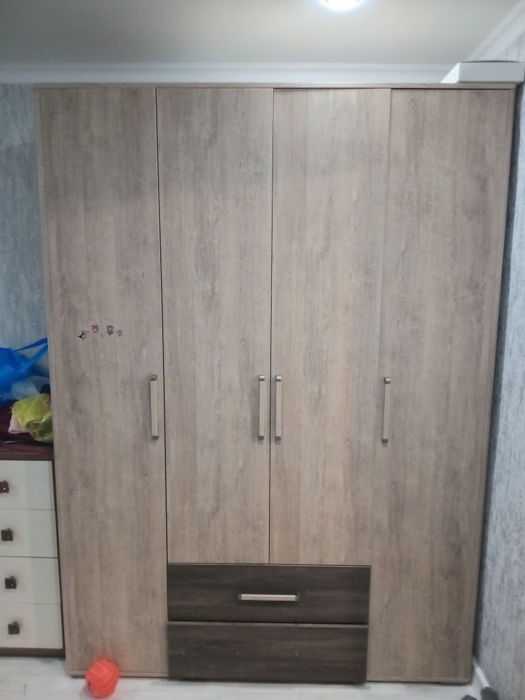 Шкаф сатылады жағдайы жақсы
