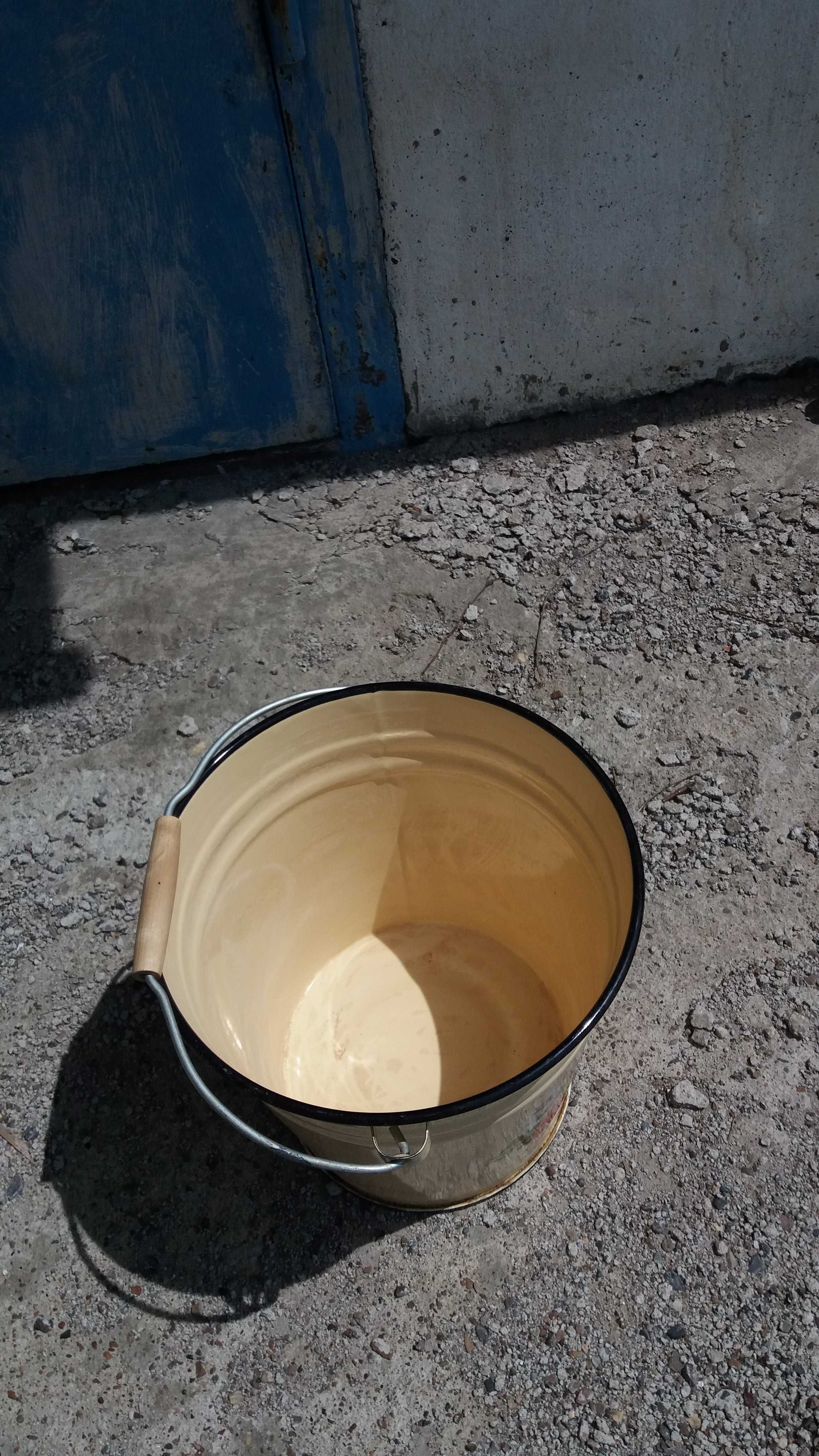 Продам вёдра . .