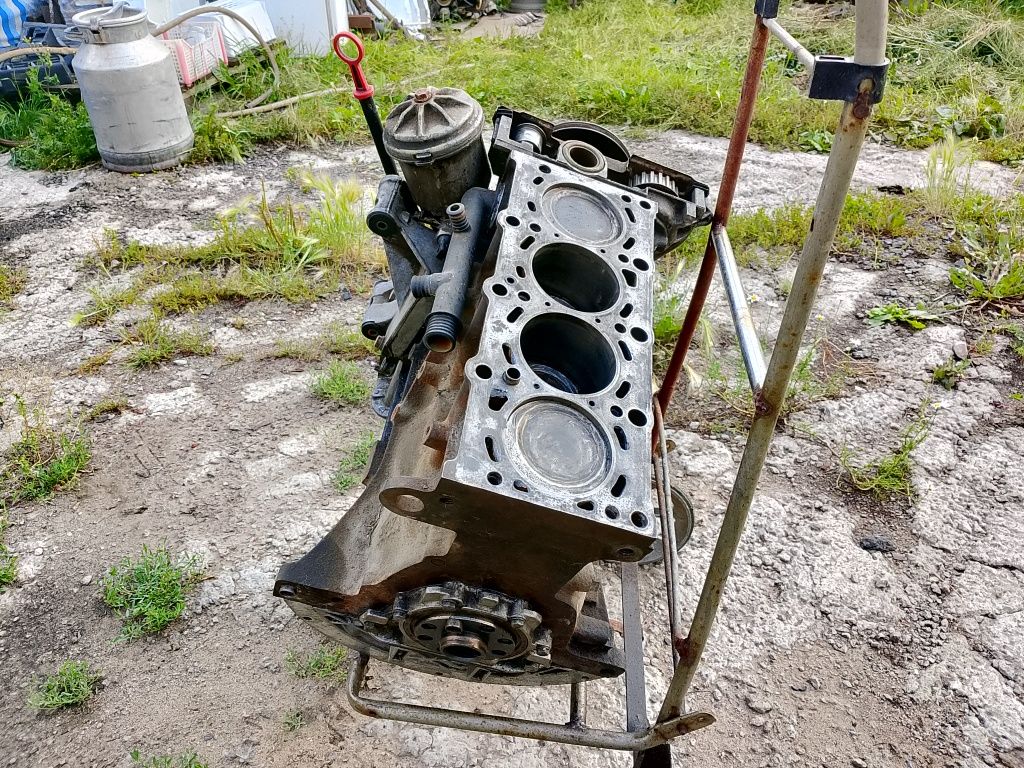 Двигатель БМВ М40
