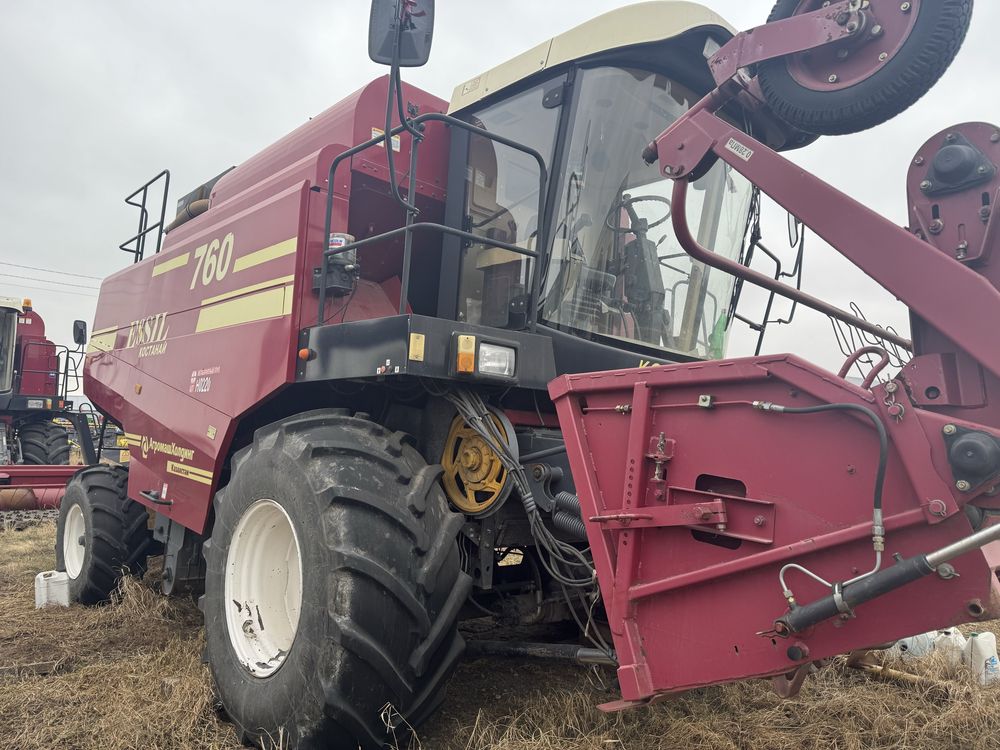 Комбайн Есиль 760
