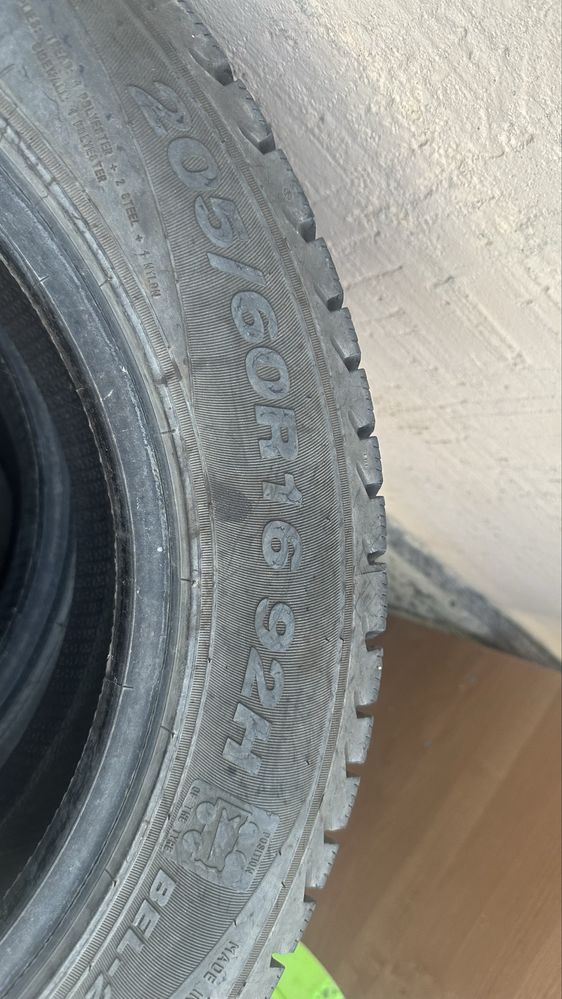 Продам зимние шины липучки 205/60/R16