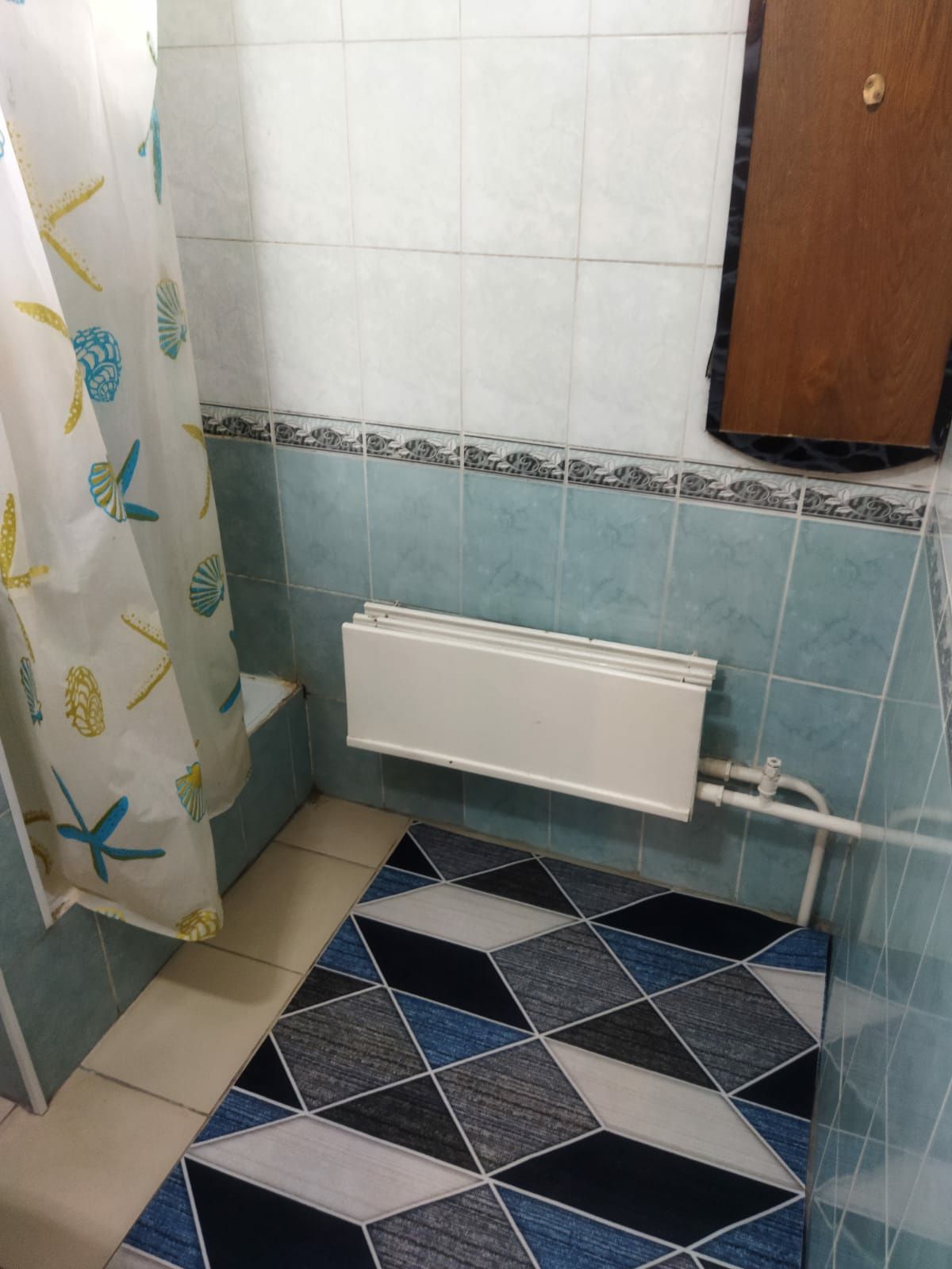 Посуточно квартира 3 ком Центр, Каспий ред