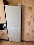 Продам холодильник INDESIT