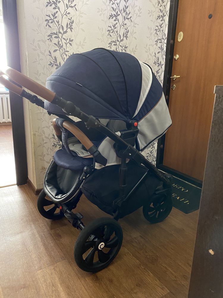 Срочно продам коляску Tutis Viva Life 2 в 1