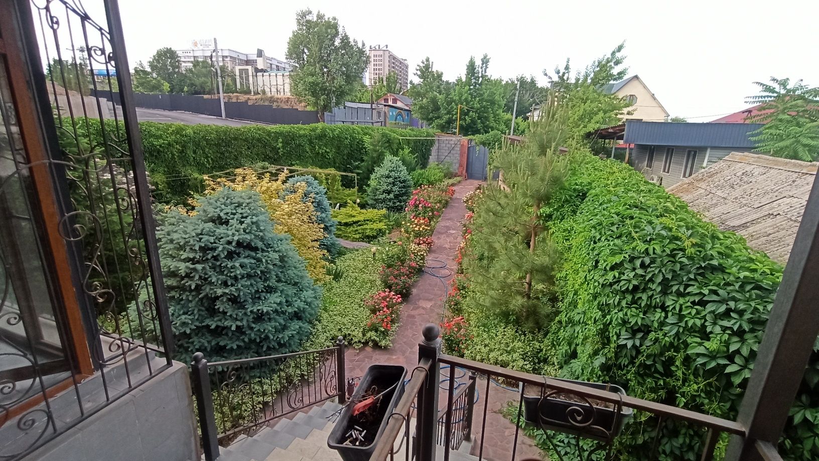 Дом 3-х этажный 220 м² В центре города
