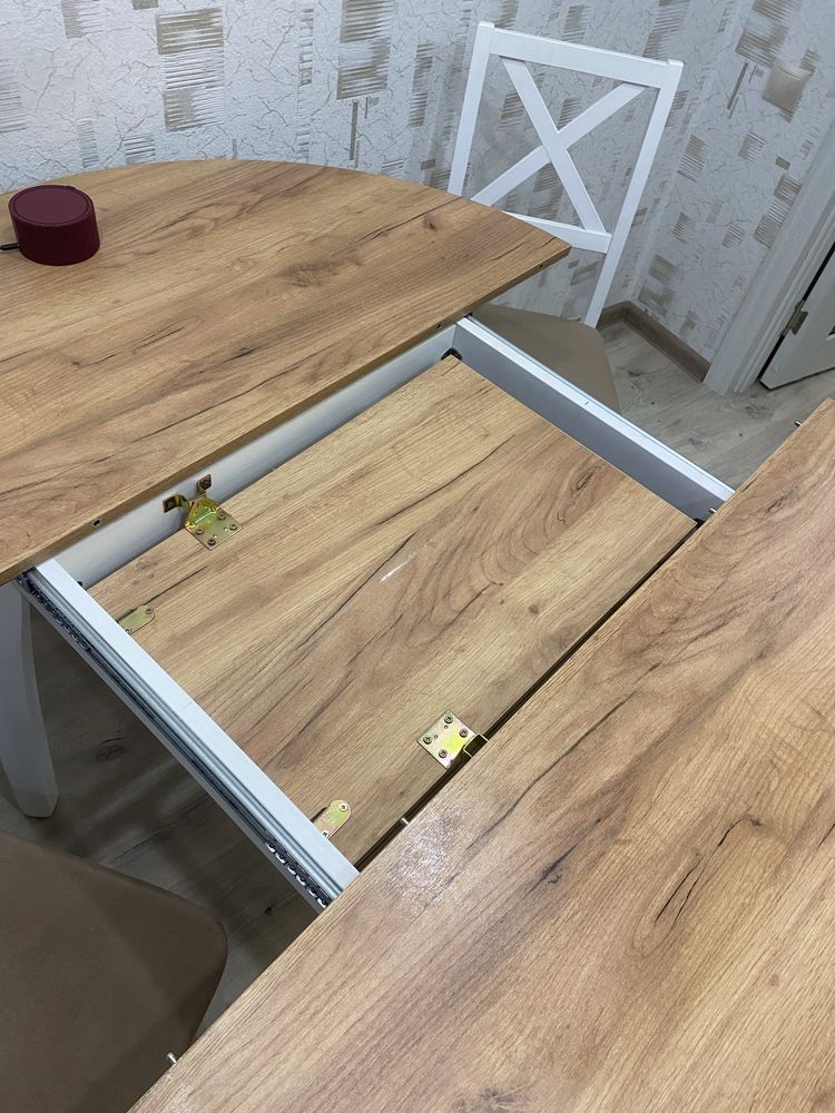Продам стол с раздвижным механизмом