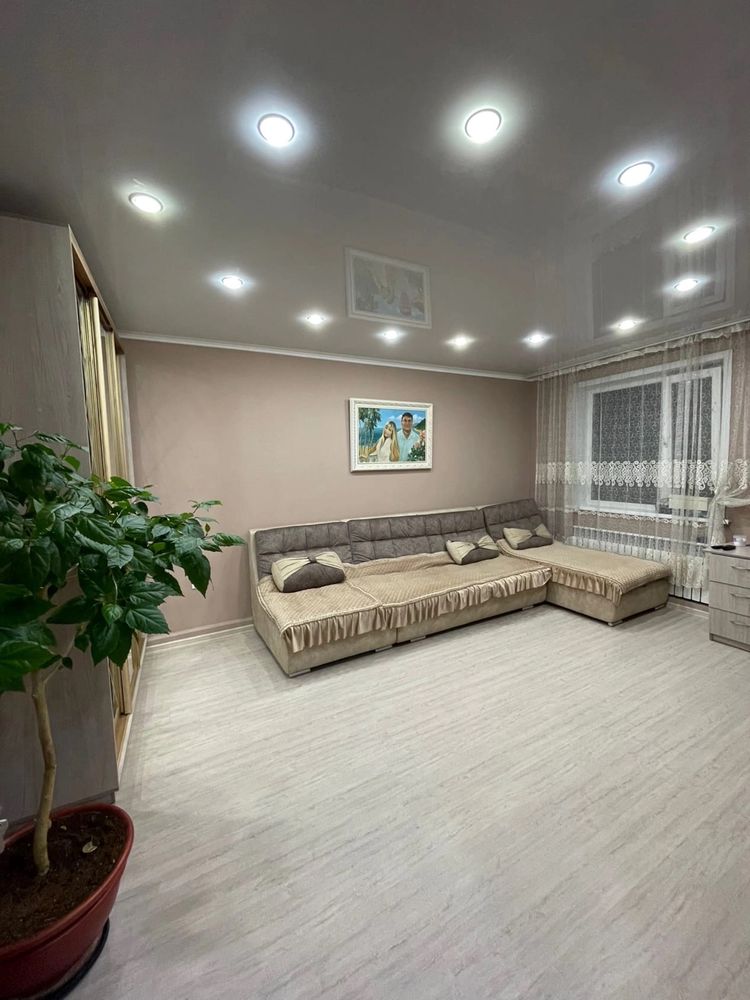 Продам 5 ком-й  дом
