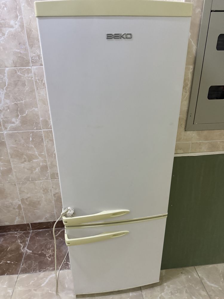 Газплита+ холодильник BEKO продаю срочно
